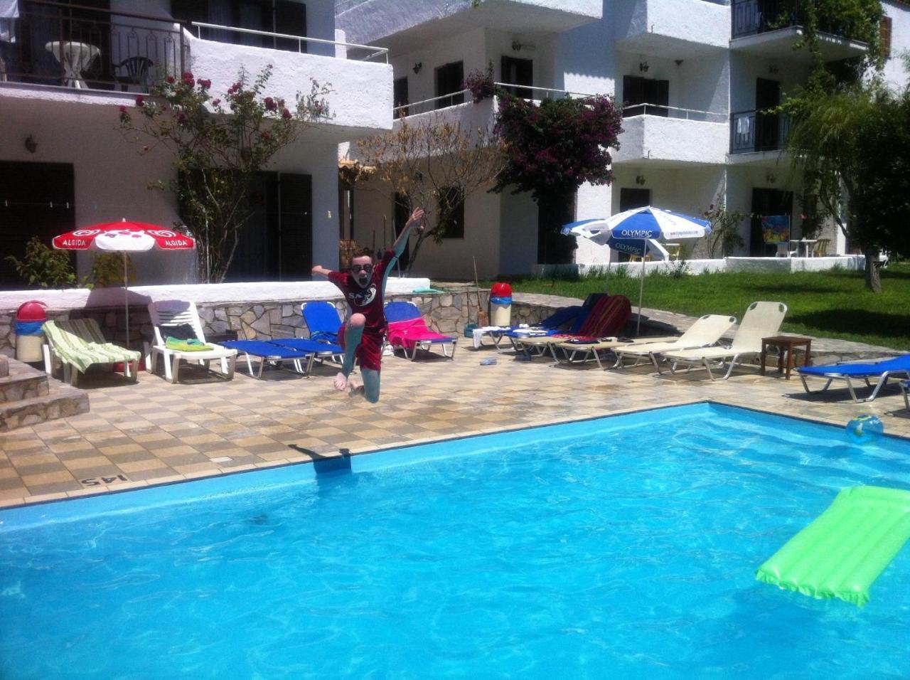 كوكونارييس Amalia Apartments المظهر الخارجي الصورة